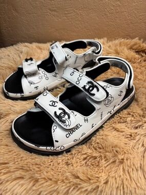 Chanel  2023 Authentic Mens white and black velcro Sandals
